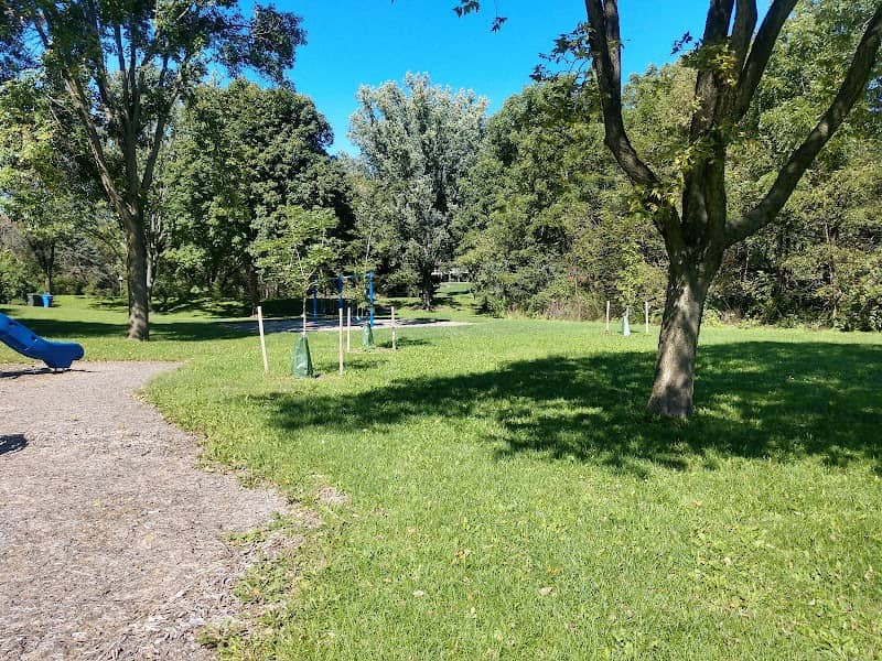 Country Vineyard Park - Image 1
