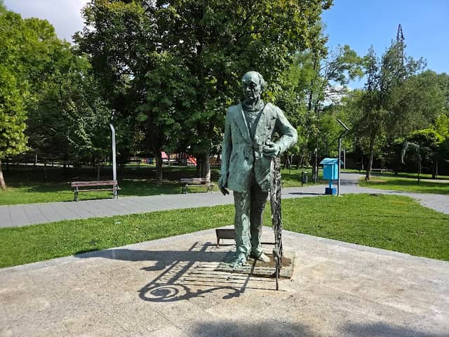 Eugen Ionescu Park - Image 1