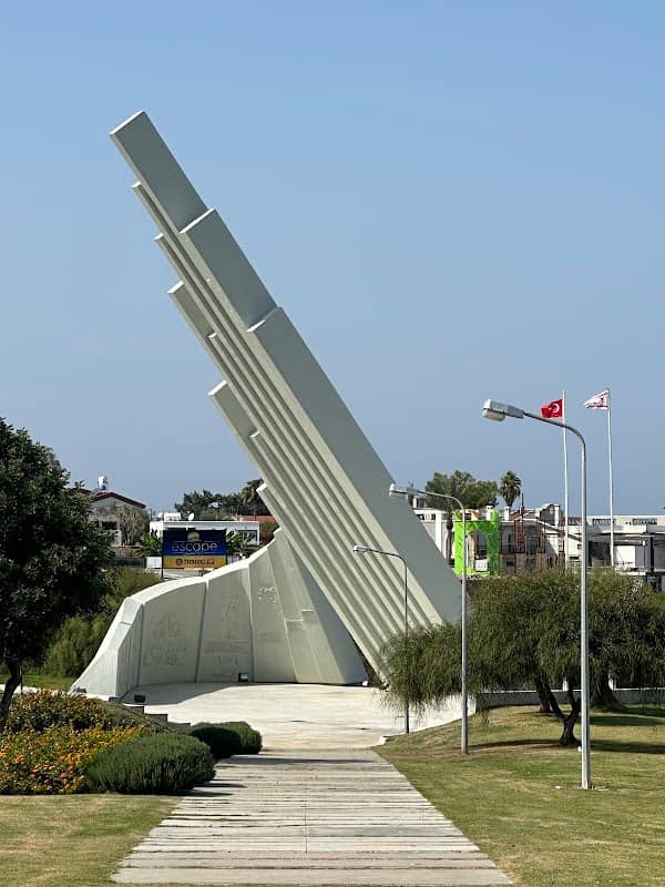 Barış Ve Özgürlük Anıtı - Image 1