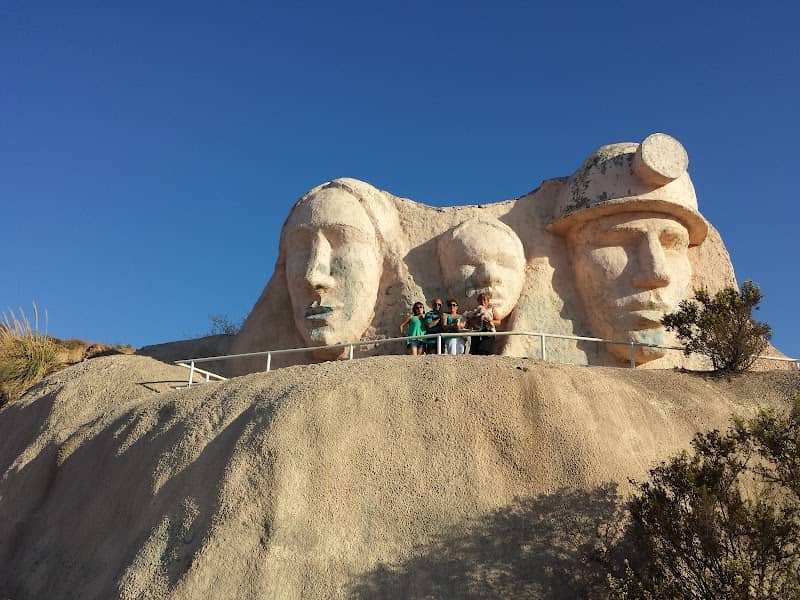 Monument to the mining family - Image 1
