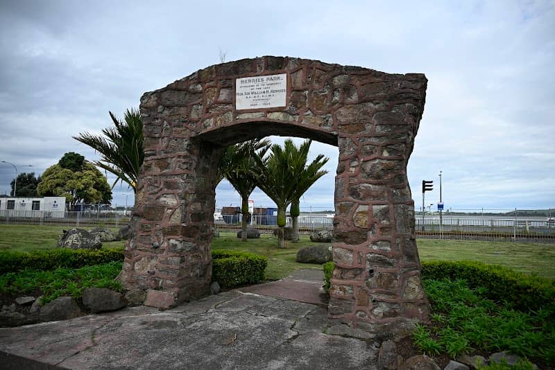 Herries Arch - Image 1