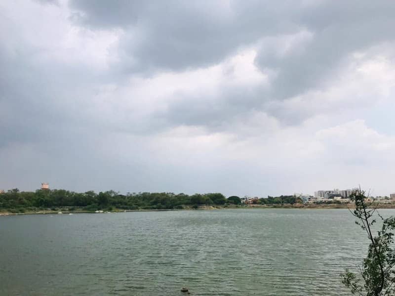 Lake view - Image 1