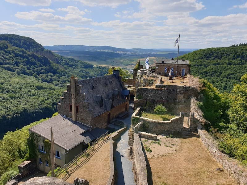 Schloss Veldenz - Image 1