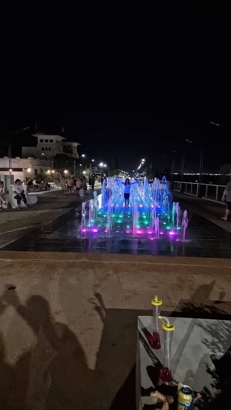 Fântâni arteziene colorate - Image 2