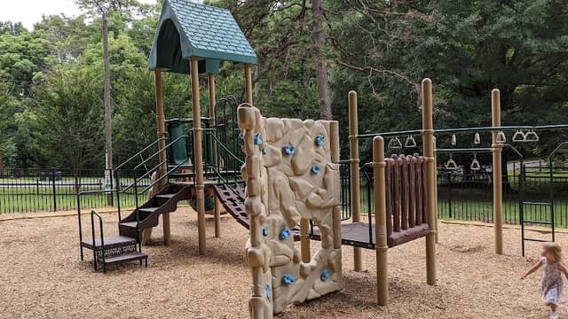 Greenway Park - Image 1