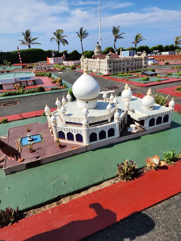 mini town - Image 1