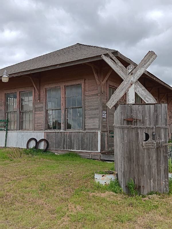 Vici M-K-T Depot - Image 1