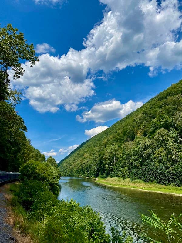 Potomac Eagle Scenic Railroad - Image 3