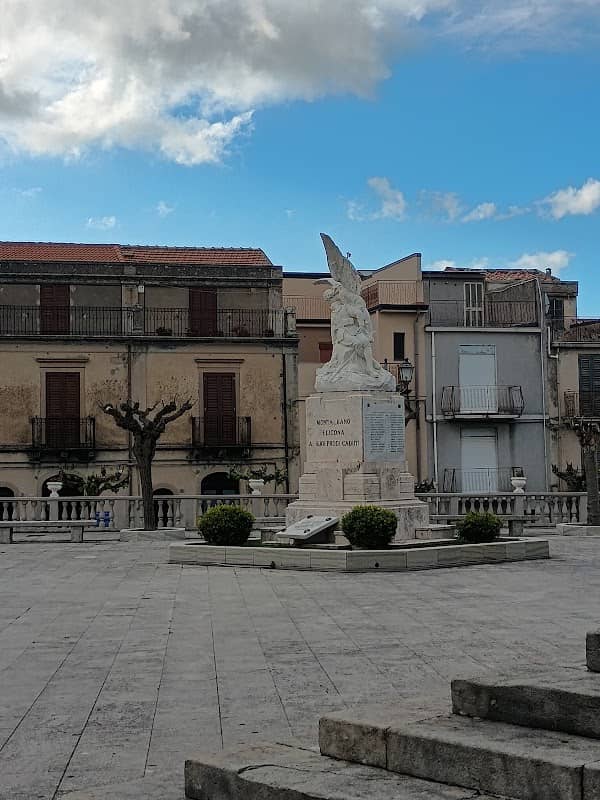 Piazza Montalbano Elicona - Image 1