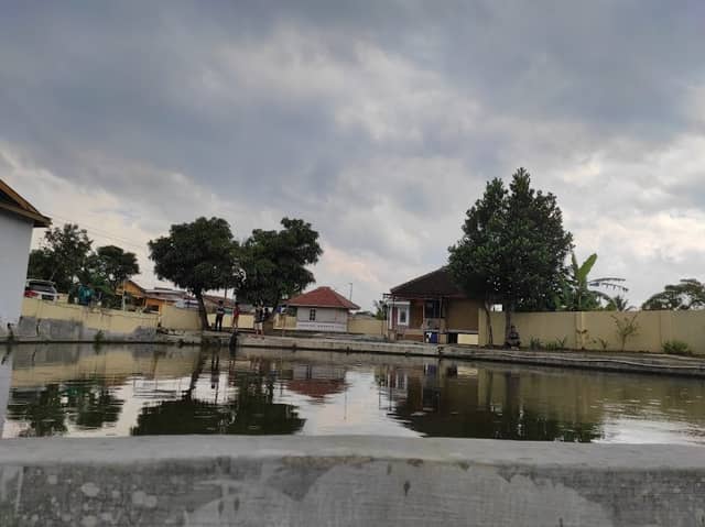 Saung Balong Nyingkur Haji Amar - Image 1