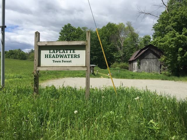 Trail Head Parking Lot - Laplatte Headwaters Town Forest - Image 1