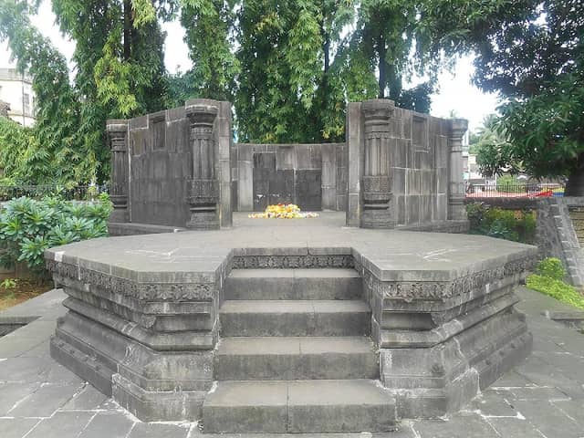 Sarkhel Kanhoji Angre Samadhi - Alibag - Image 1