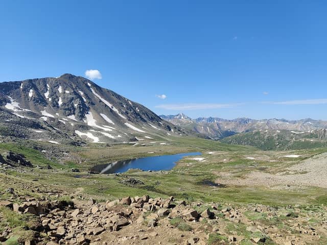 Independence Lake trailhead - Image 2