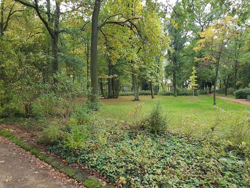 Parkanlage Historischer Friedhof Gifhorn - Image 1
