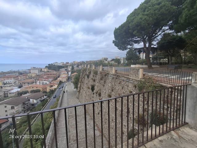 Piazzetta Villa Comunale - Image 1