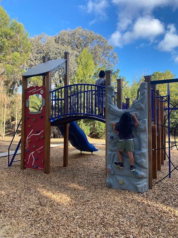 Stillwell Park - Image 2