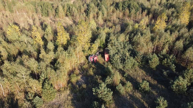 Versunkener Roter Lastkraftwagen - Image 1