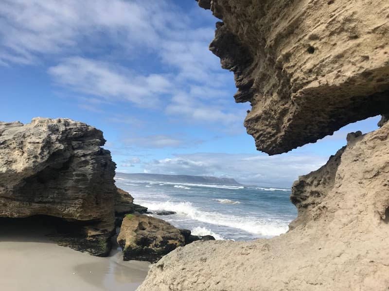 Hermanus Online Business & Travel - Image 1