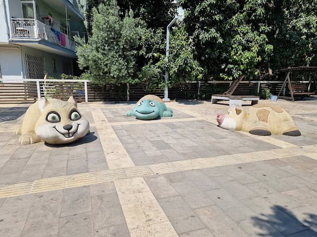 Sculpture Path - Image 1