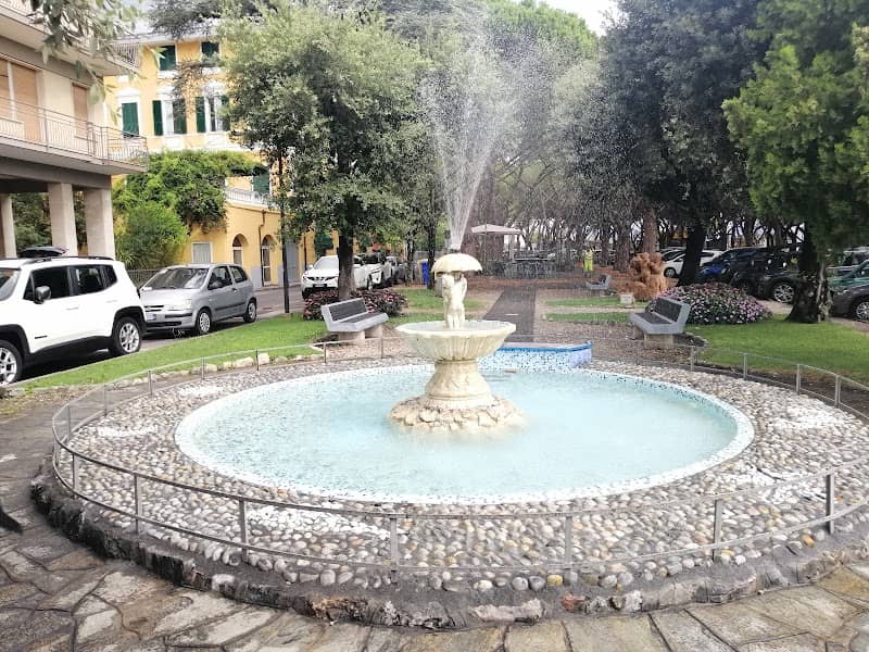Fontana in pietra - Image 1