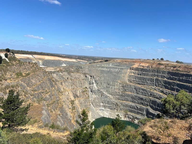 Mine lookout - Image 1