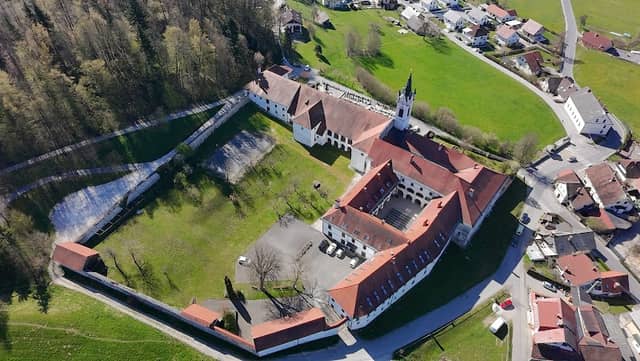 Samostanski zeliščni vrt - Image 1