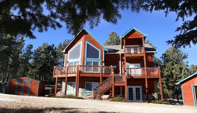 Dominic's Bear Den Vacation Cabin Pikes Peak Colorado - Image 1