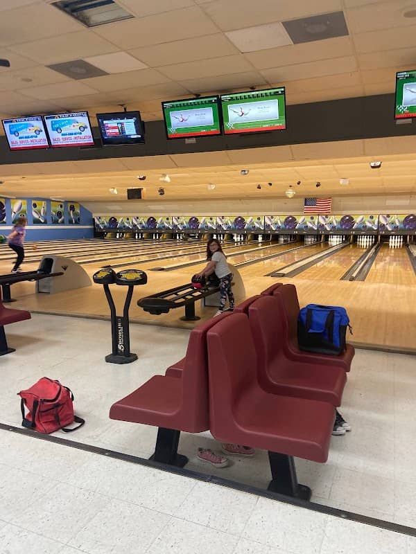 Tri City Lanes - Image 1