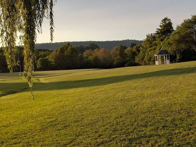 Kirkland Town Park - Image 1