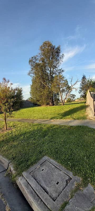 Farren Close Park - Image 1