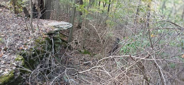 Small rock overhang - Image 1