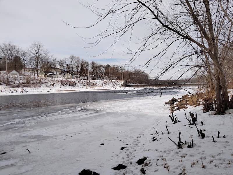 Riverside Park - Image 1