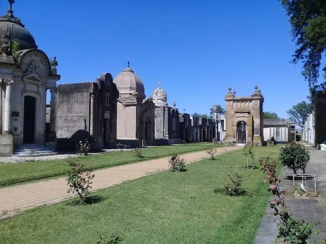 Cementerio - Image 1