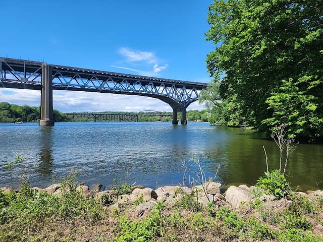 Ice House Park - Image 1