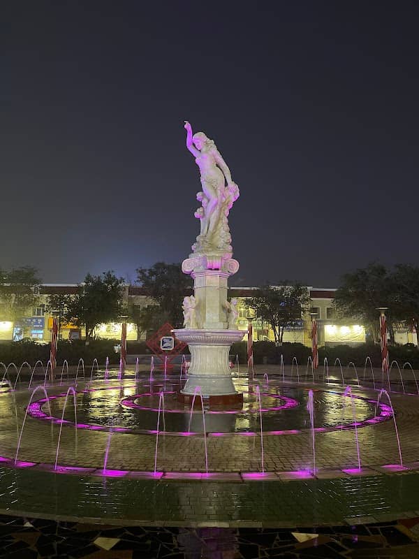 Dinosaur Square - Image 1