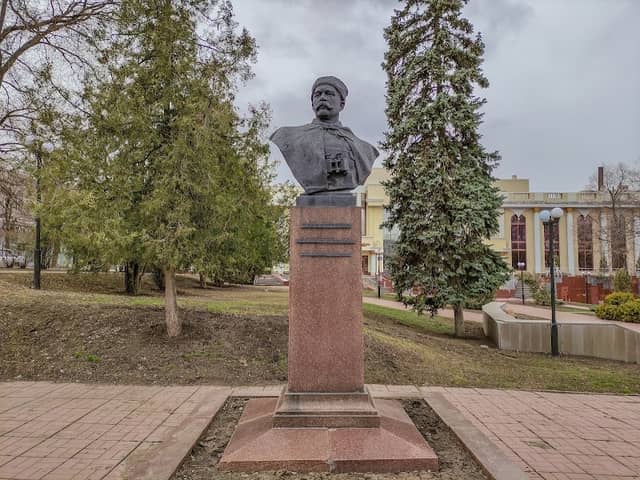 Monument AY Parkhomenko - Image 1