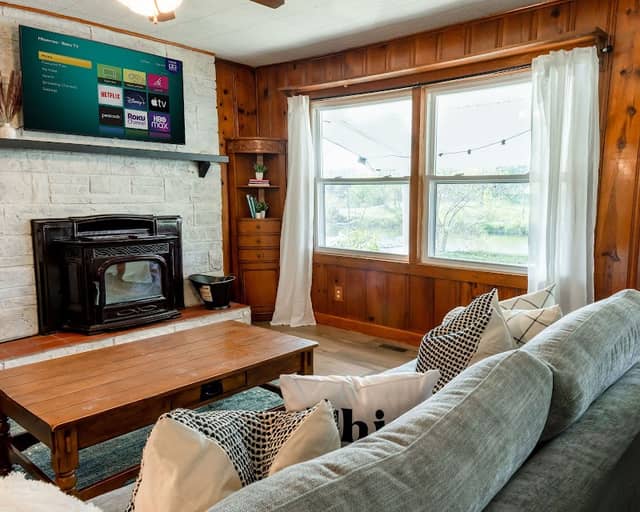 The Kentucky Lakehouse - Image 1