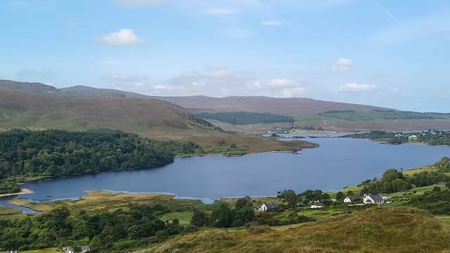 Dunlewey Valley and Mount Errigal Viewpoint - Image 3
