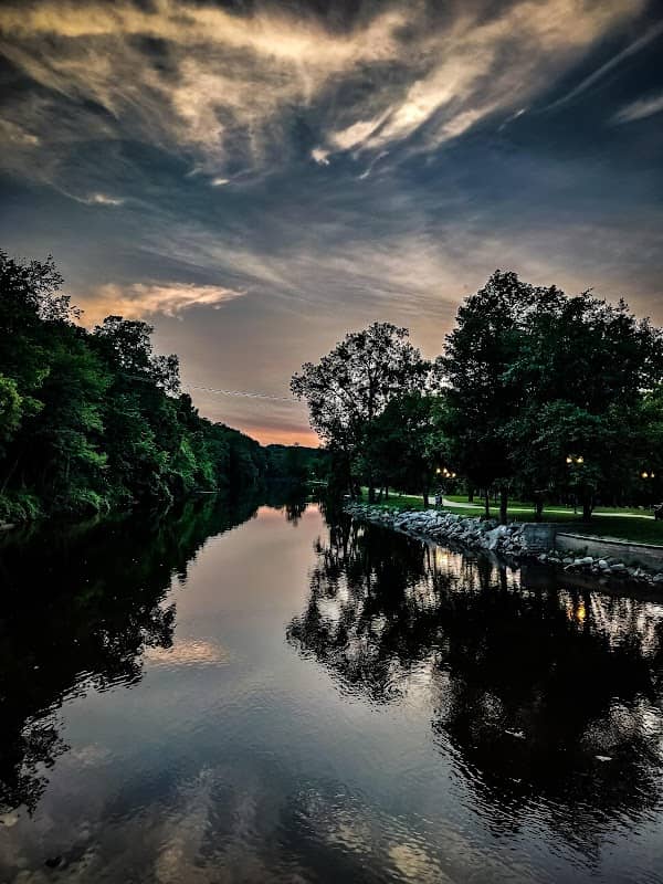 Island Park - Image 2