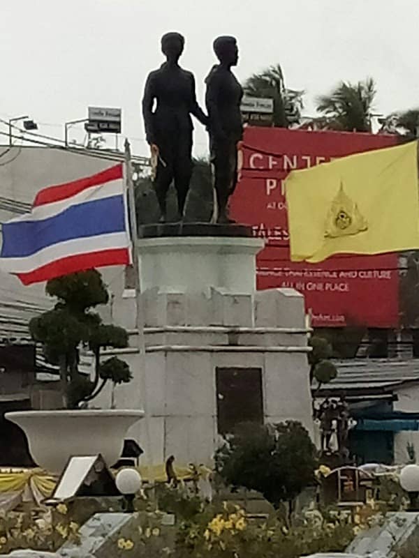 Thao Thep Krasattri and Thao Si Sunthon Monument - Image 2