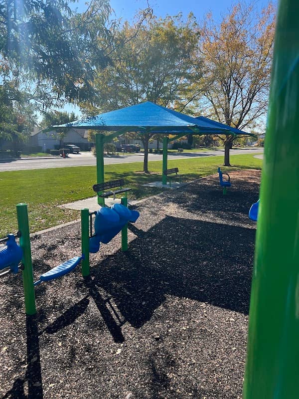 Chateau Park - Image 1