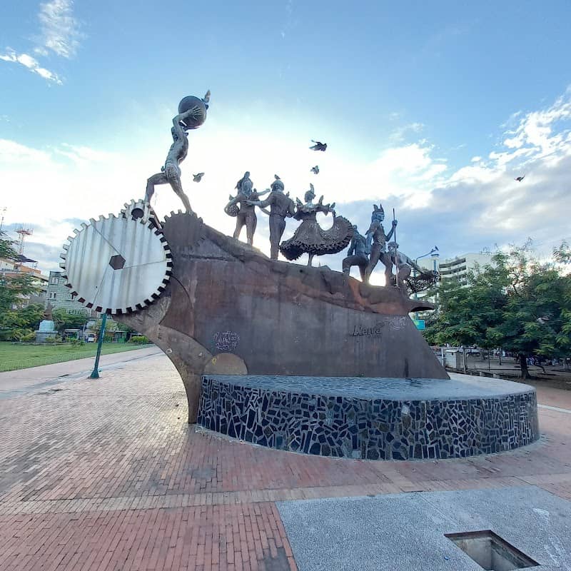 Monumento Quinto Centenario - Image 1