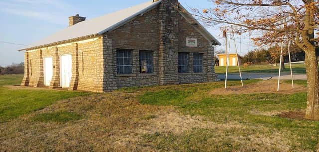 East Shelter House - Image 1