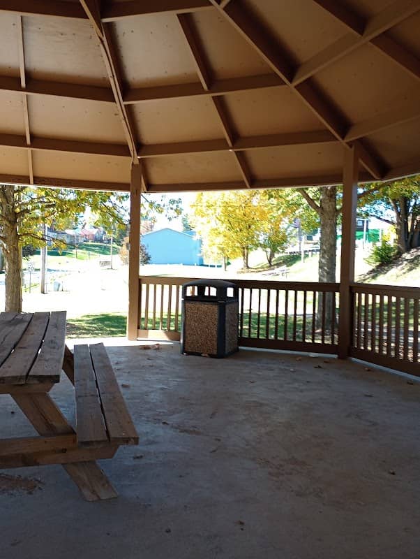 Gazebo Park - Image 1