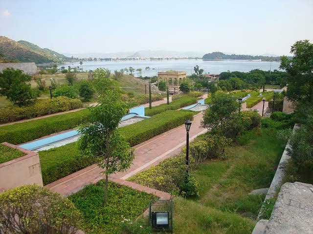 Rajiv Gandhi Garden - Image 1