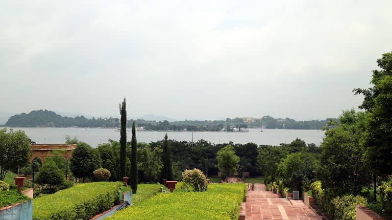 Rajiv Gandhi Garden - Image 2