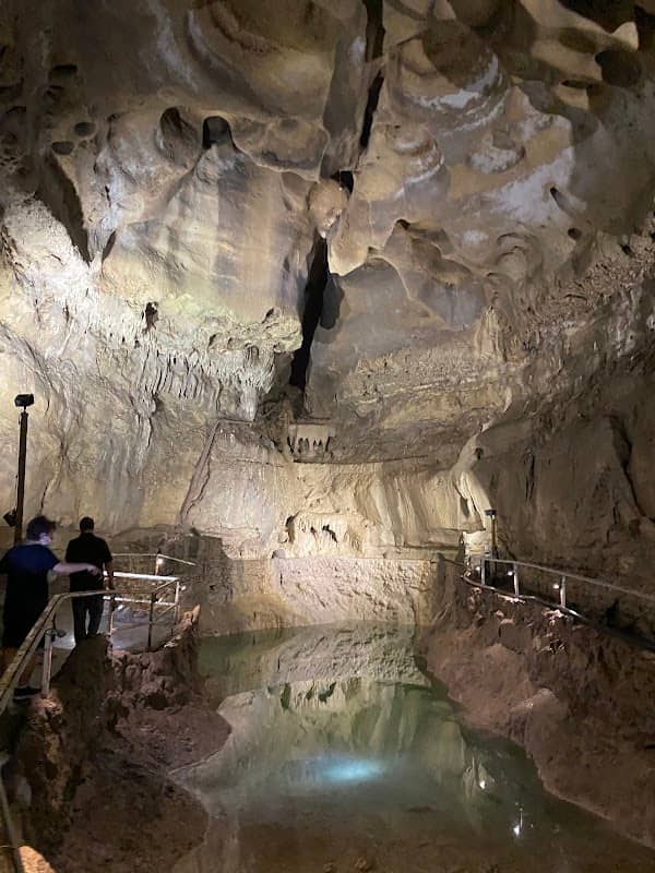 Cascade Caverns - Image 2