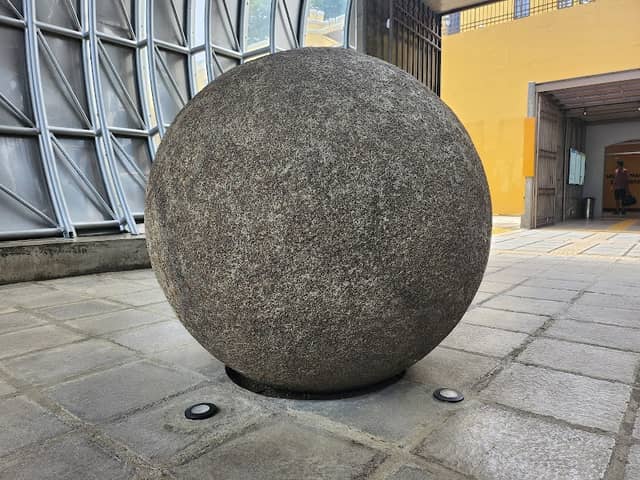 Esfera de Piedra - Image 1