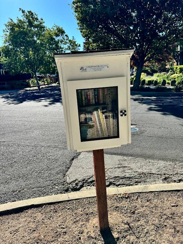 Little Free Library - Image 2