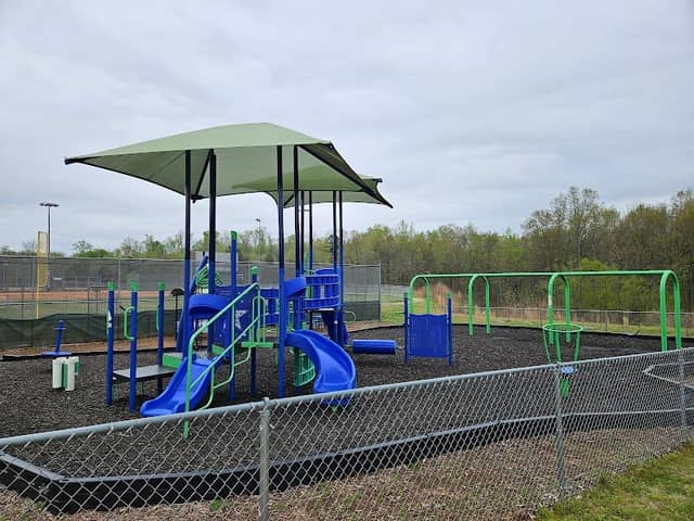 Windmill Park - Image 2